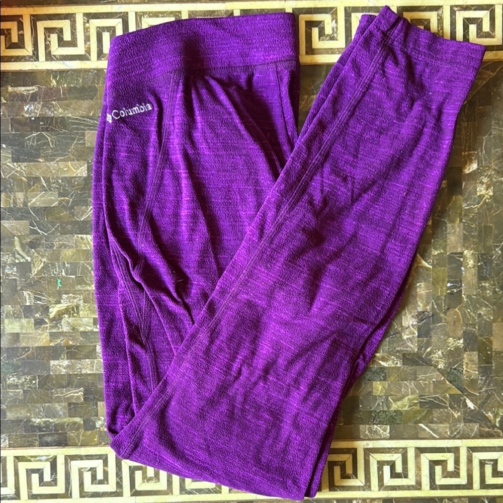 Columbia— Woman’s fleece Rich Purple Leggings— Size L